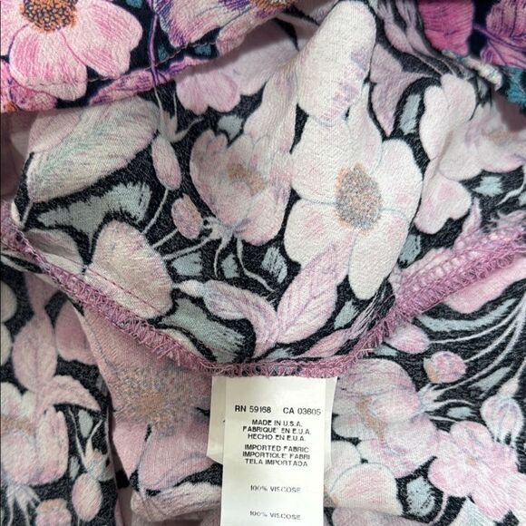 KAREN KANE PINK FLORAL PRINT TIE NECK DOLMAN BLOUSE. - Picture 9 of 9